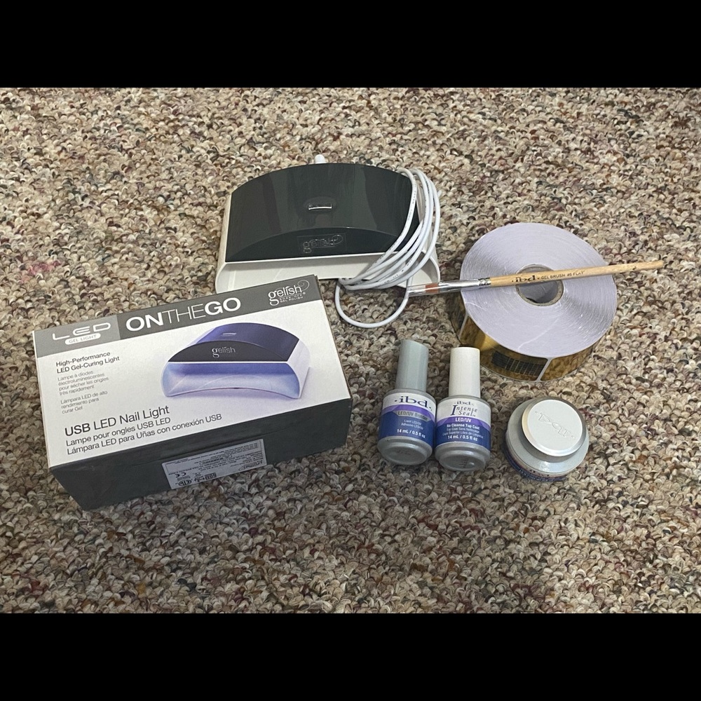 GELISH LED LIGHT AND SUPPLIES